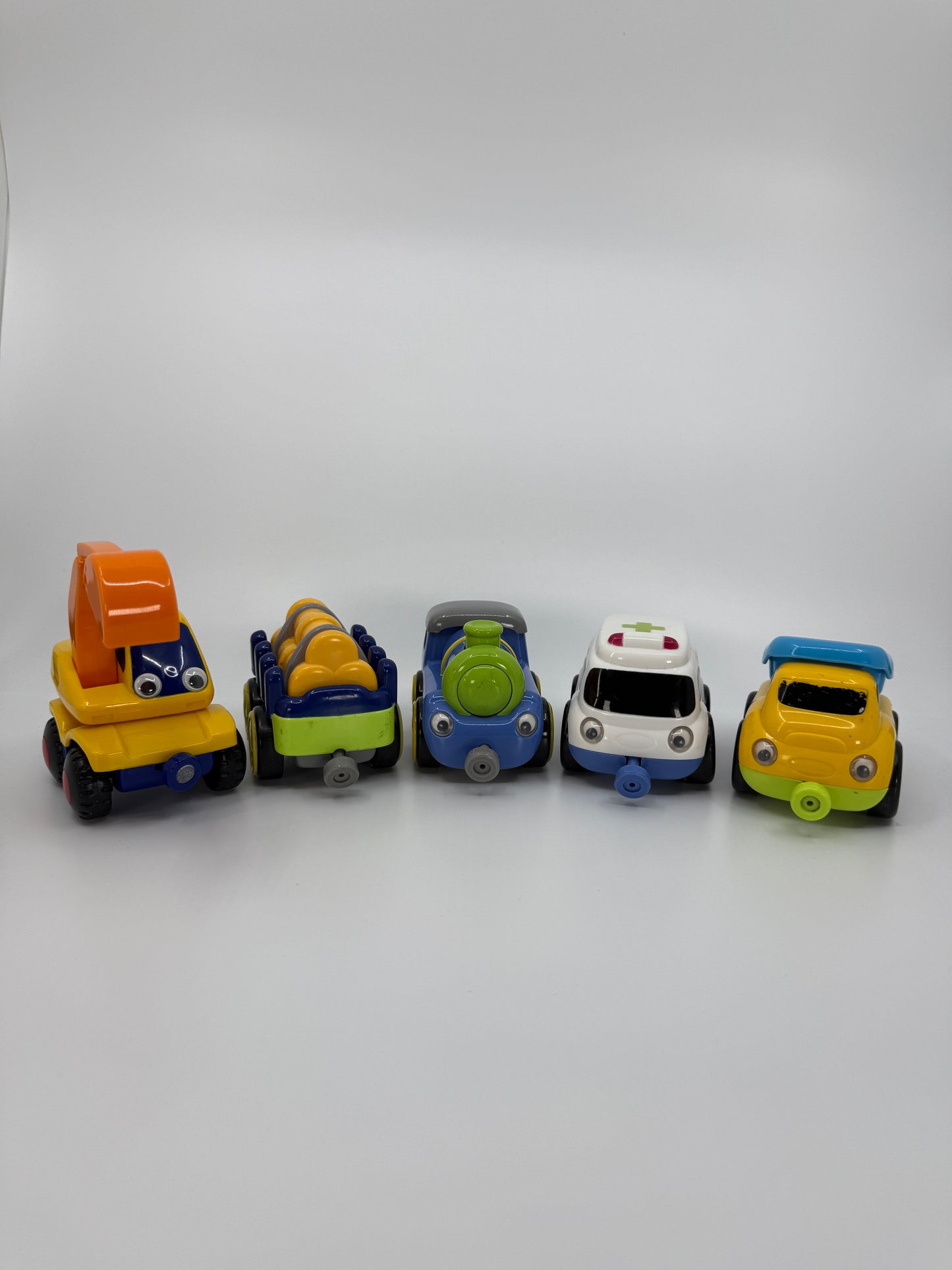 Magnetiga mängusõidukite komplekt