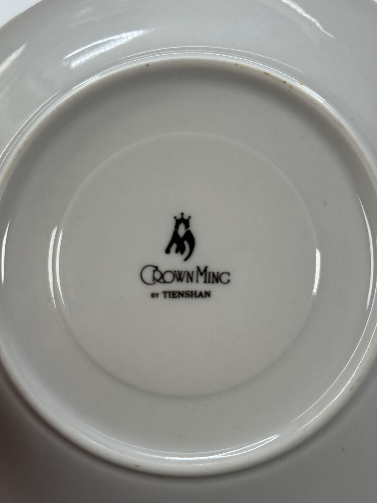 Crown Ming roosidega taldrikute ja tasside komplekt