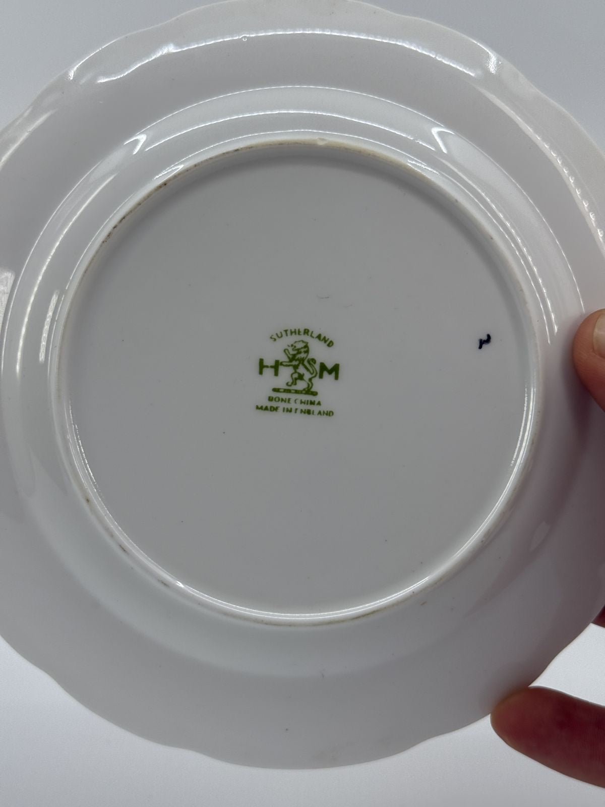 Punase ja kuldse servaga Sutherland Bone China teekomplekt