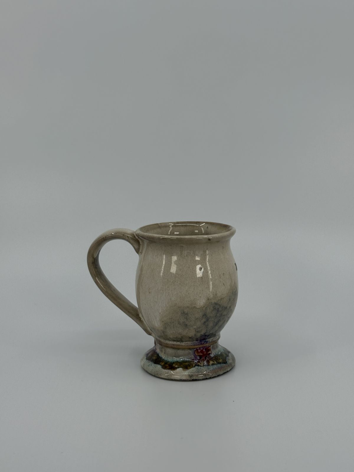 Jõuluteemalised keraamilised kruusid lumememm ja jõuluvana