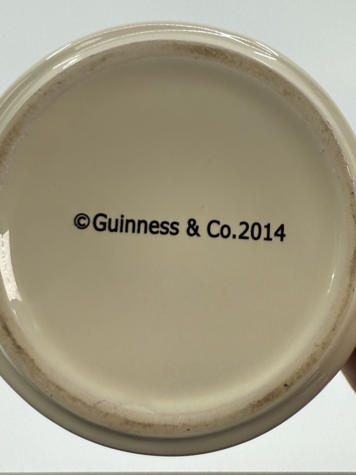 Guinnessi logoga keraamiline serveerimiskann