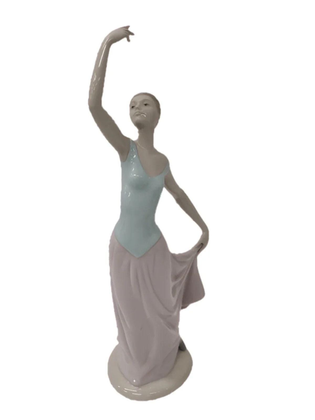 NAO Lladro Nao Porcelain Figurine The Dance is Over - Elegant Ballerina