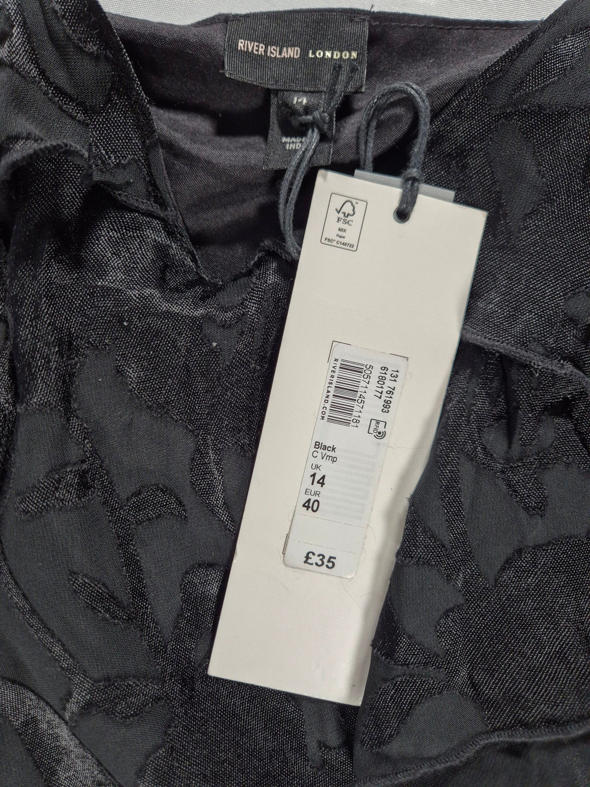 RIVER ISLAND Naiste must top