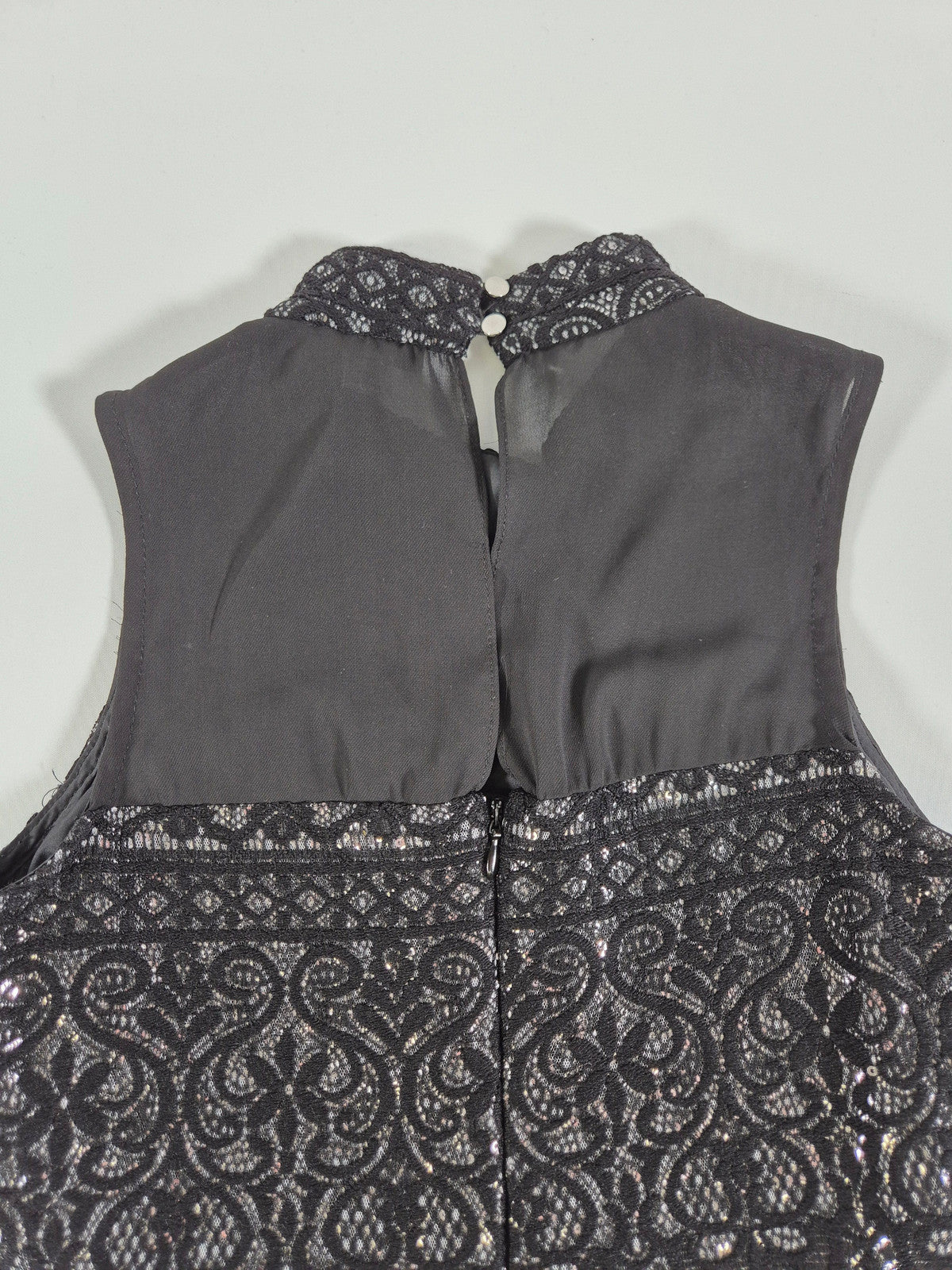 RIVER ISLAND Tüdrukute must pitsiga sädelev kleit