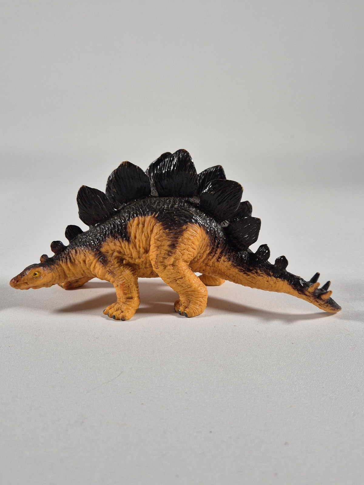 SECOND BEST TAASKASUTUS Dinosaurus, stegosaurus
