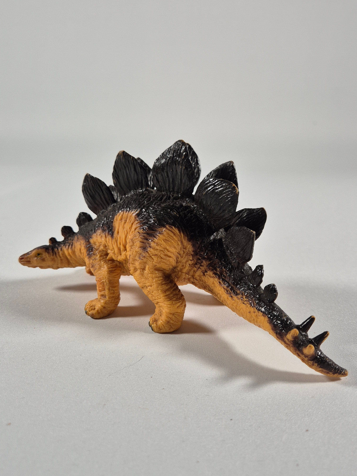 SECOND BEST TAASKASUTUS Dinosaurus, stegosaurus