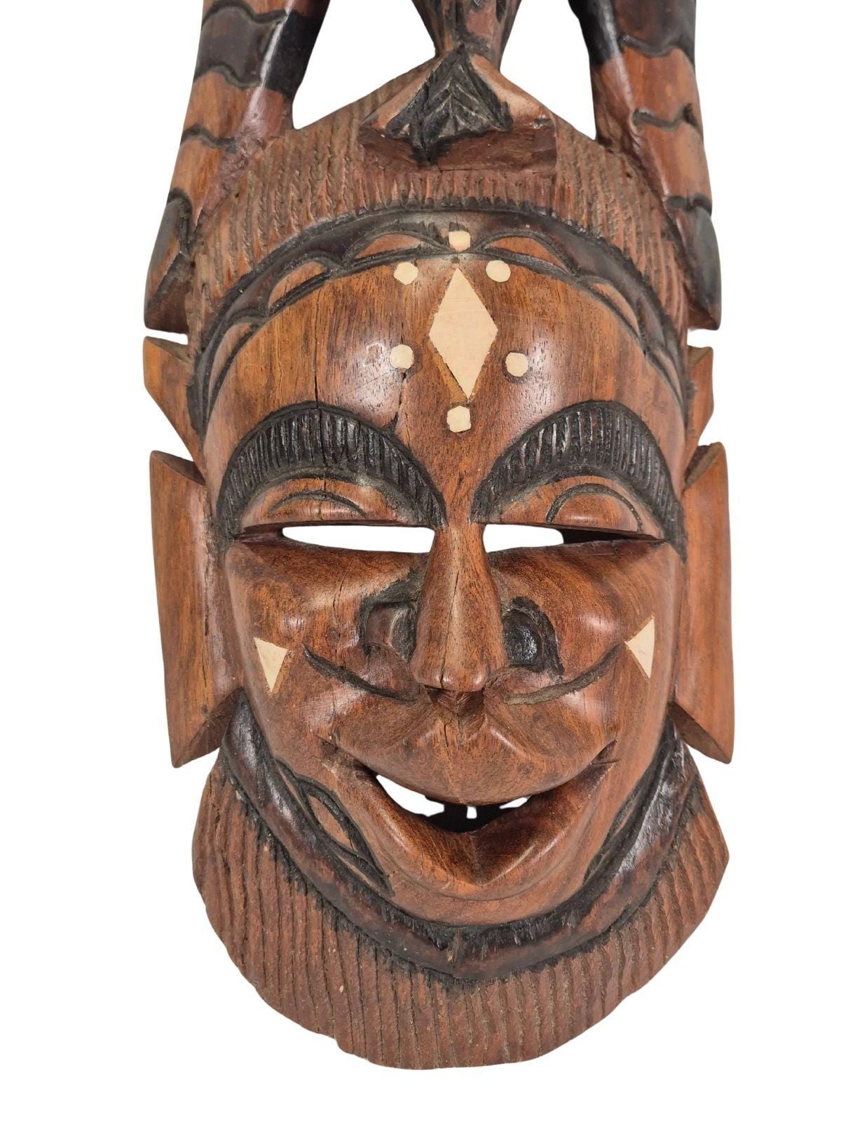 SECOND BEST TAASKASUTUS Puidust mask