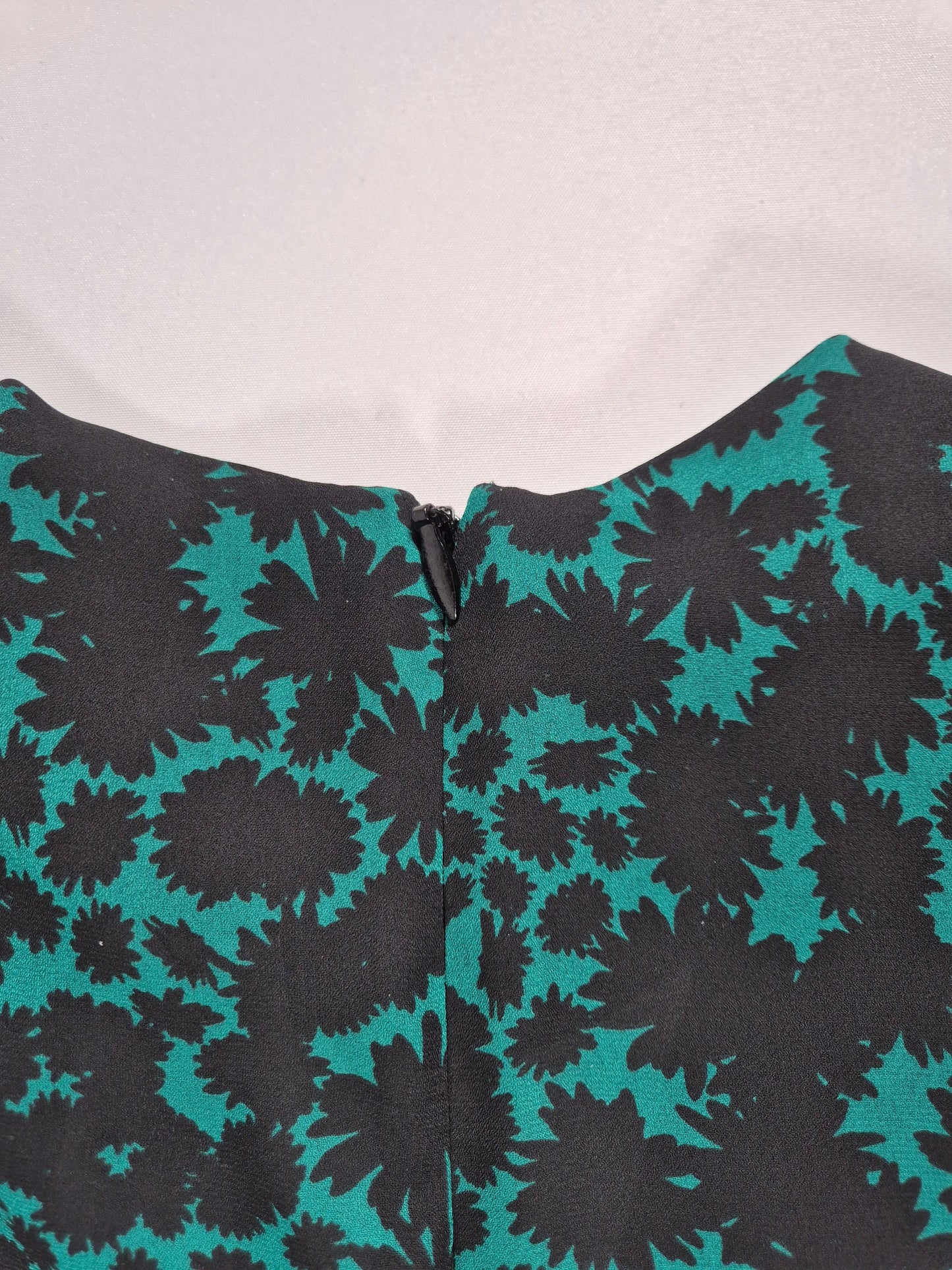 TOPSHOP Naiste roheline satsidega kleit