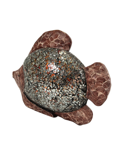 Mosaiikklaasist/puidust kala
