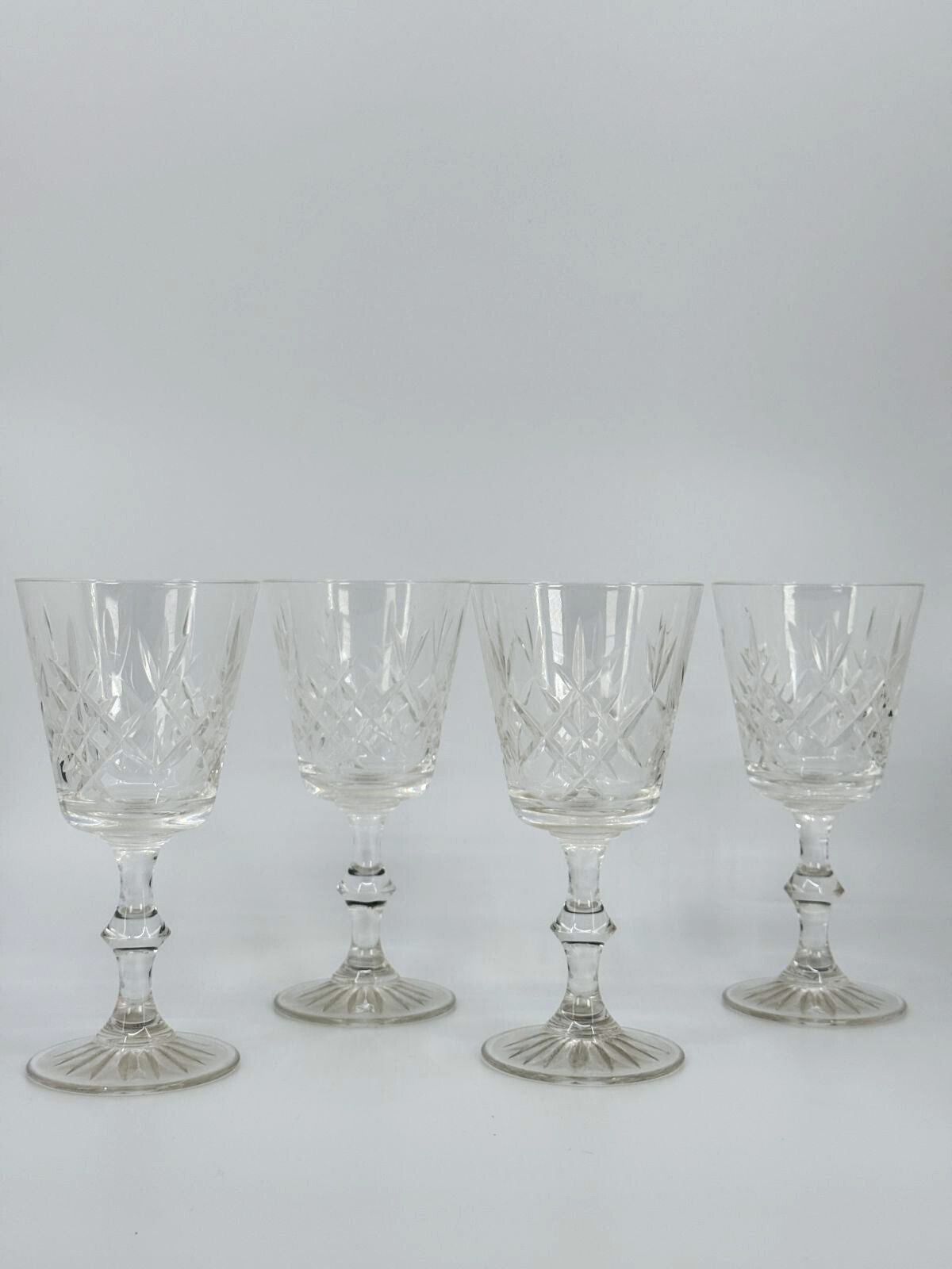 Lihvitud mustriga pokaalid 4tk