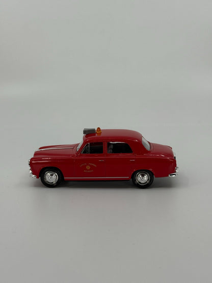 Punane tuletõrje teenistusauto “Sapeurs Pompiers Mulhouse”