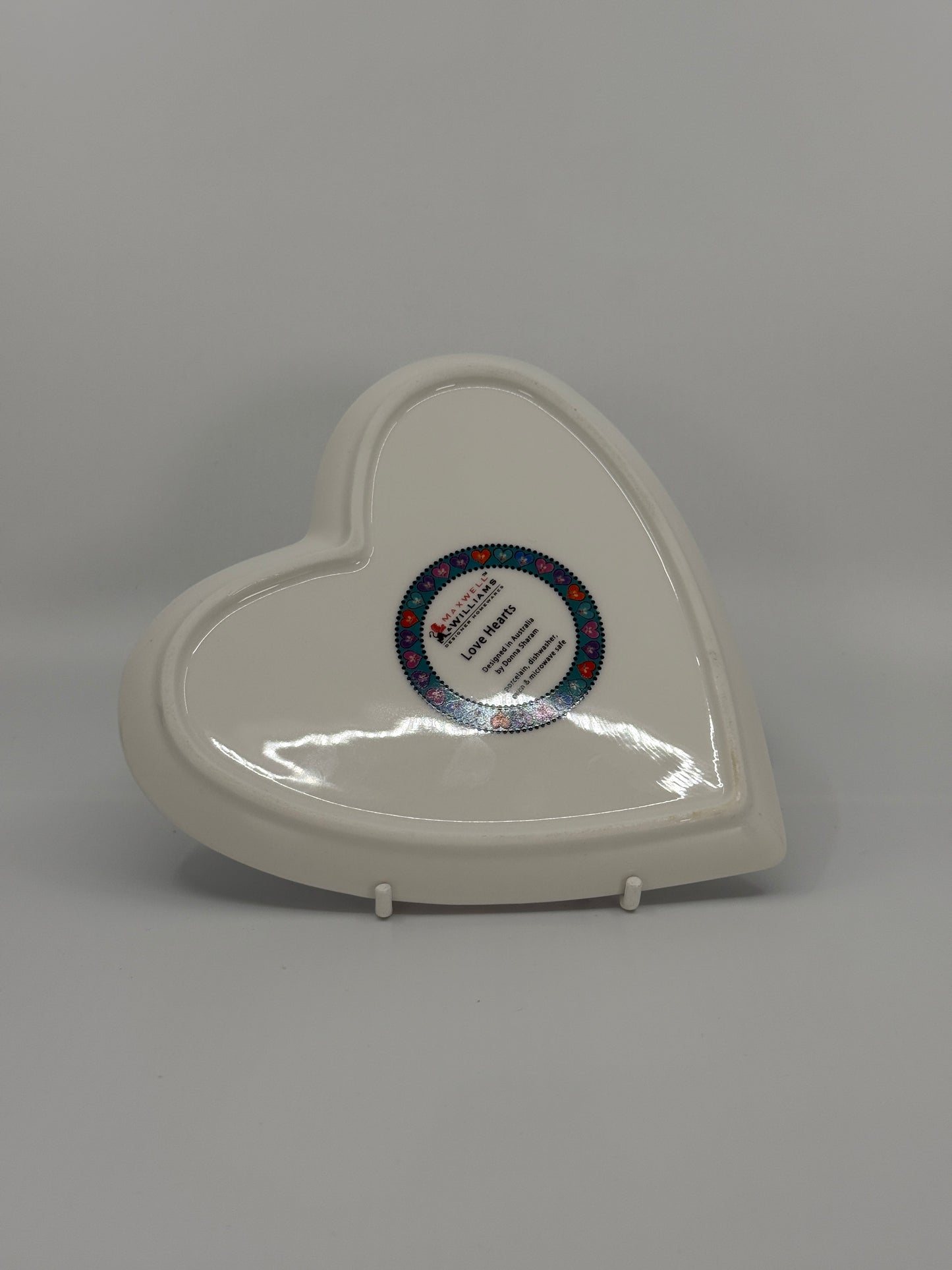 Romero Britto südamekujuline taldrik “Love Birds”