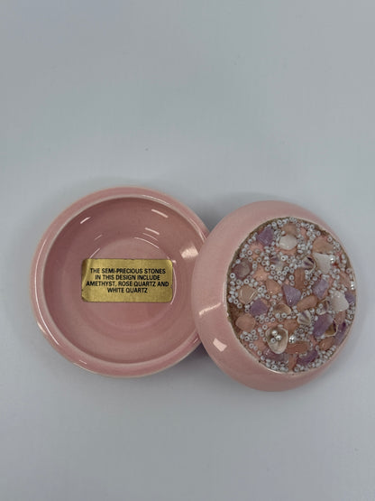 Roosa kaanega portselanist ehtekarp