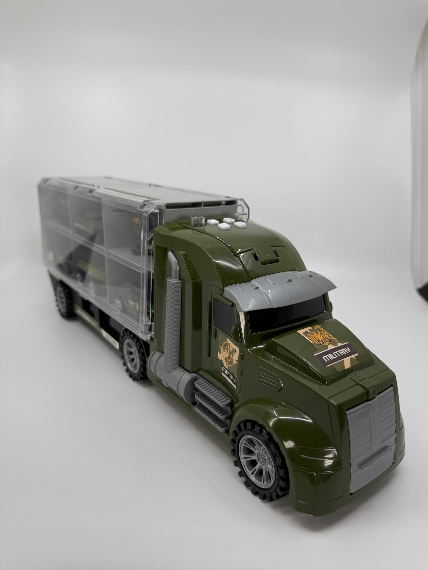 Sõjaväe mänguautode komplekt veokiga