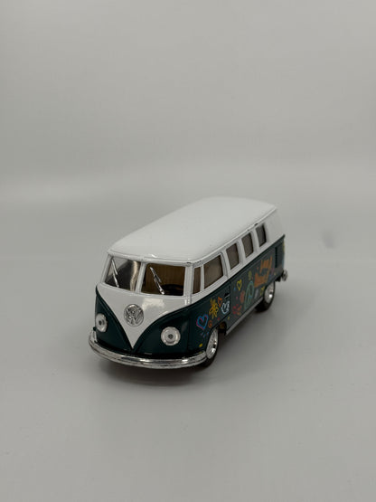 Volkswagen retro mikrobuss “Peace & Love”
