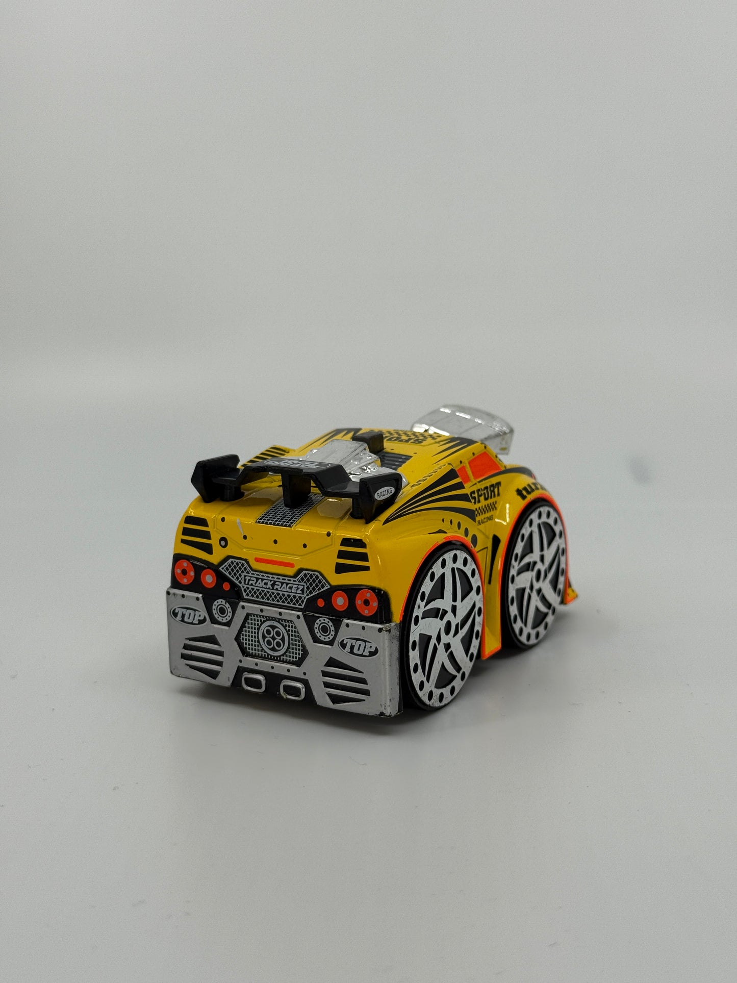 Kollane sportlik mänguauto “Racing Power”