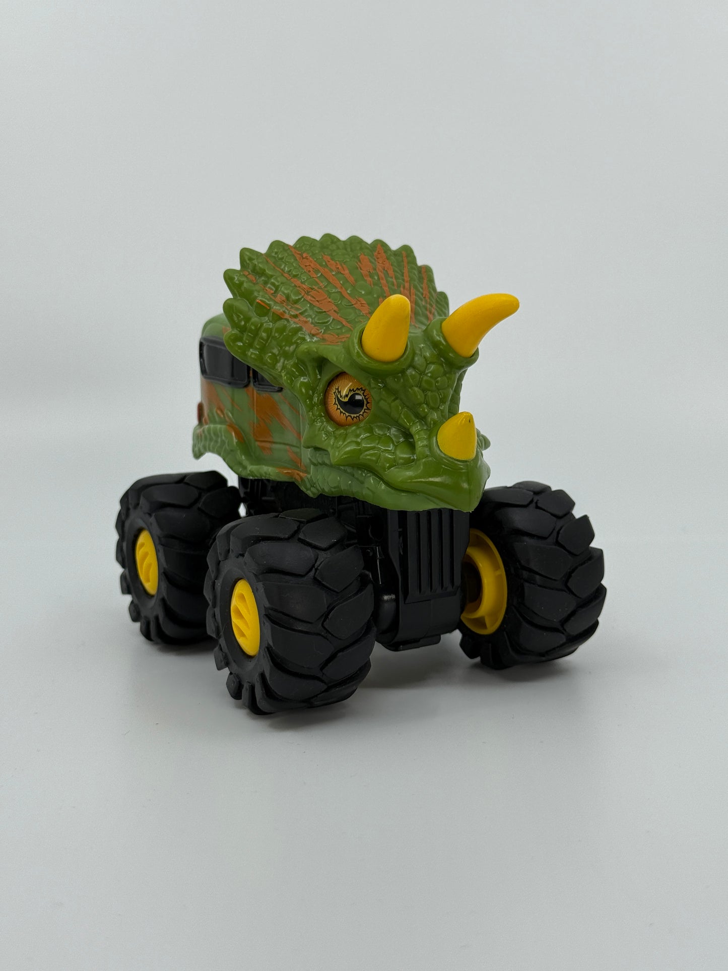 Roheline tritseratopsi monsterauto