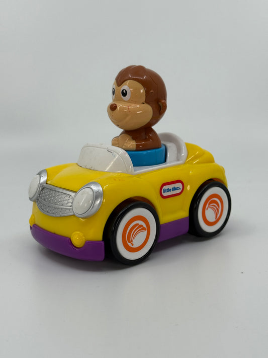 Kollane ahviga mänguauto