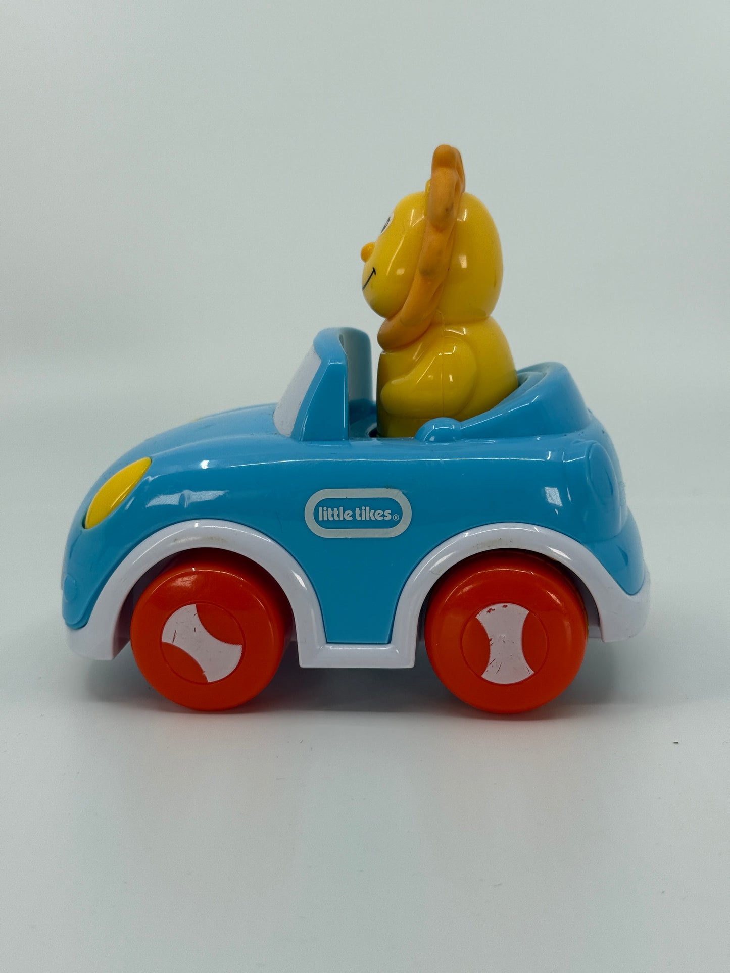 Sinine lõviga mänguauto