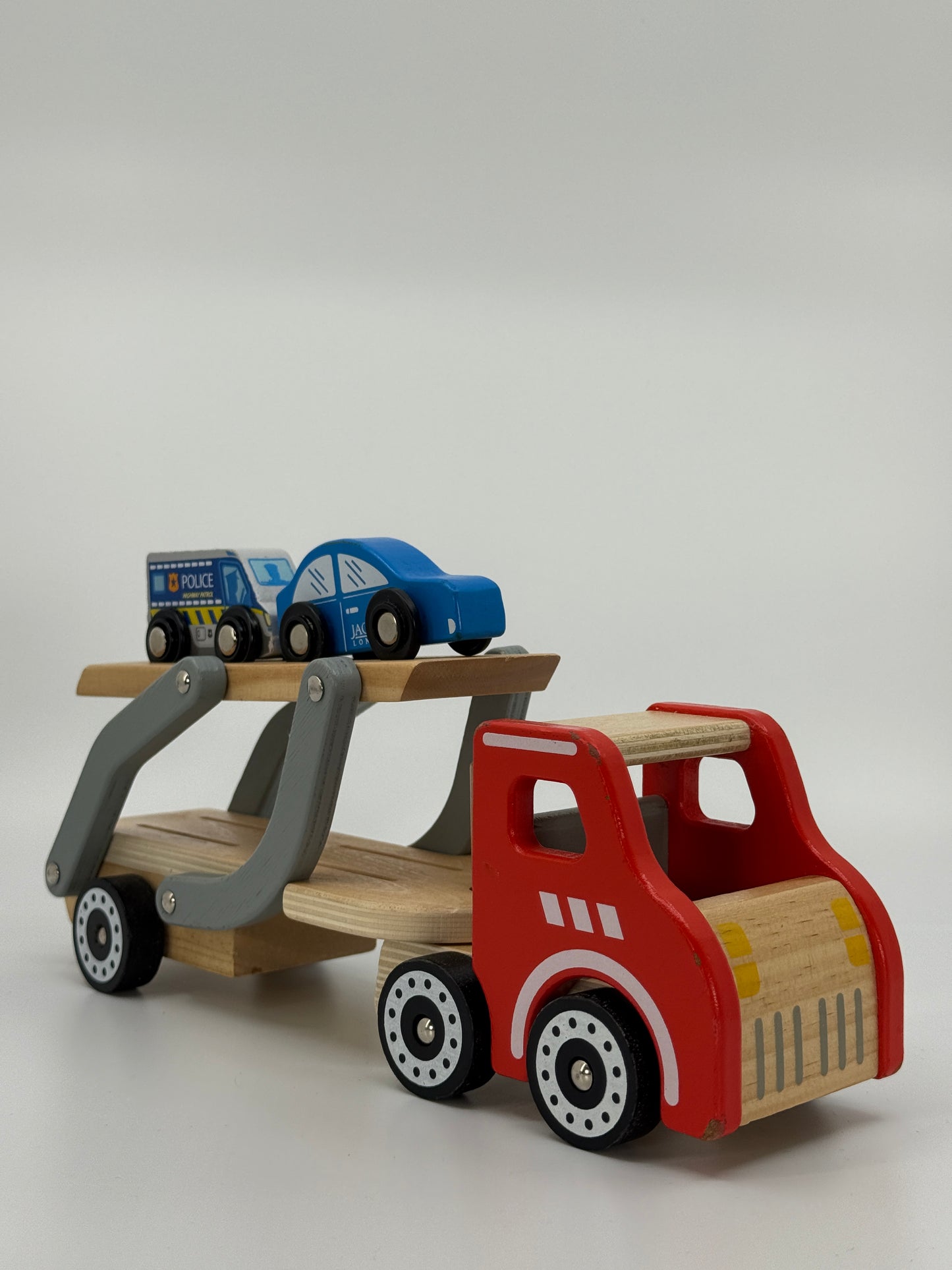 Puidust autoveok koos autodega