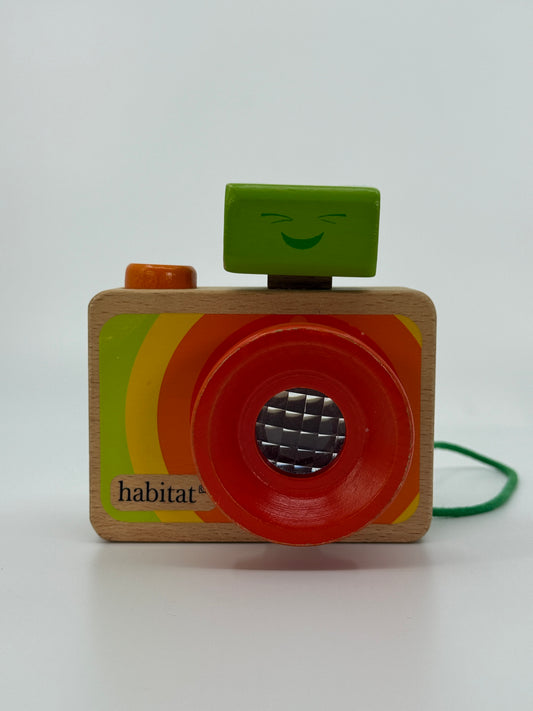 Puidust mängukaamera