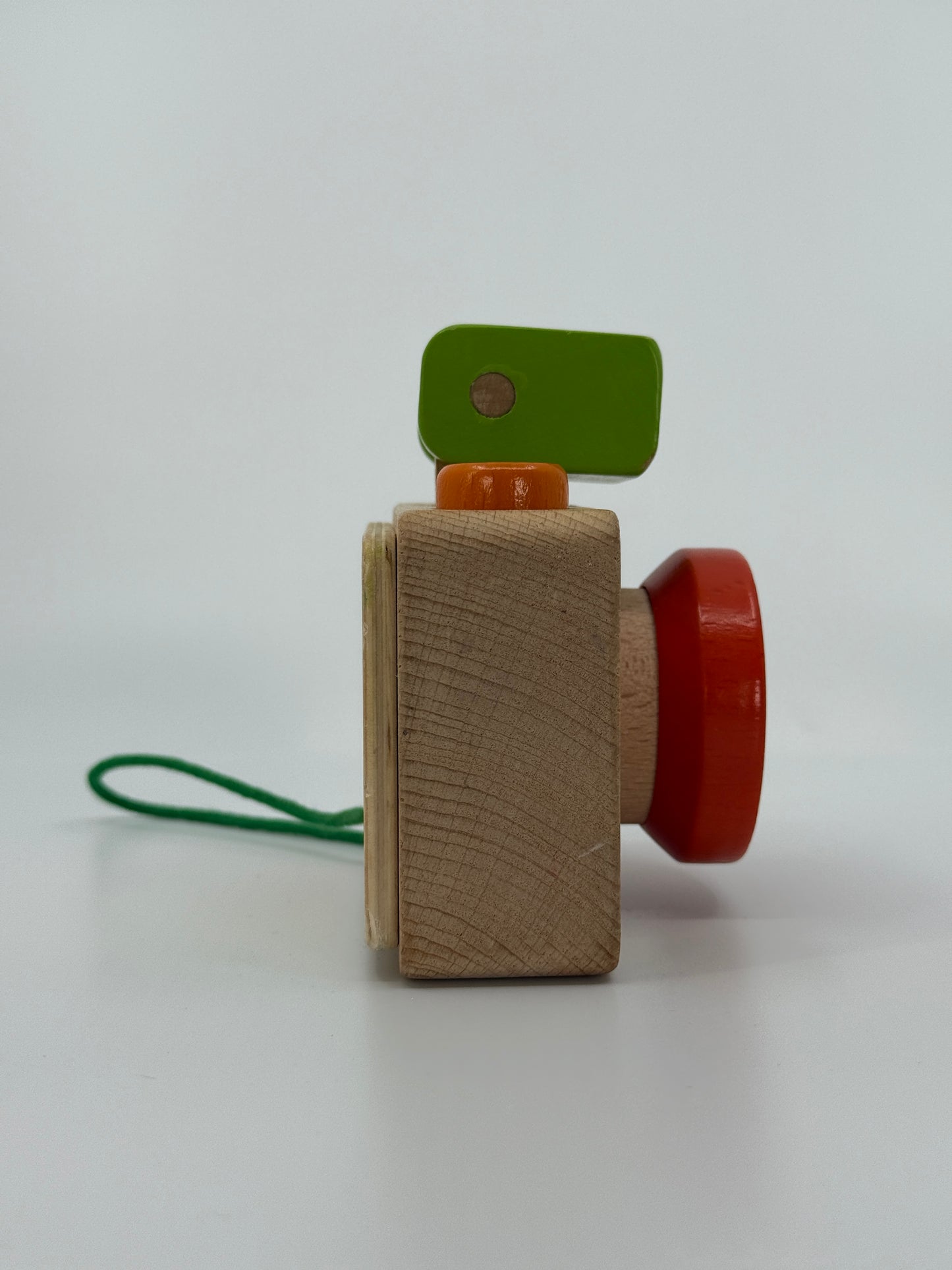 Puidust mängukaamera