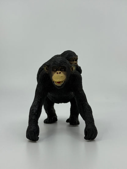 Šimpansiema pojaga figuur