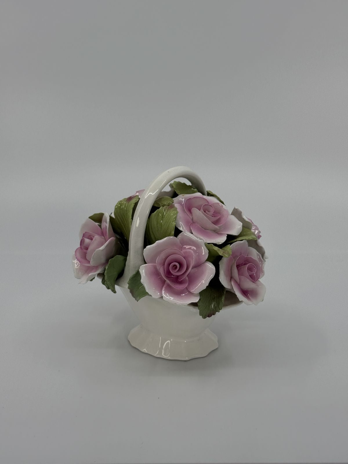 Käsitsi maalitud lillekorv