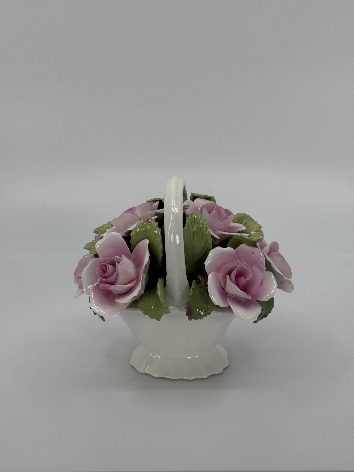 Käsitsi maalitud lillekorv