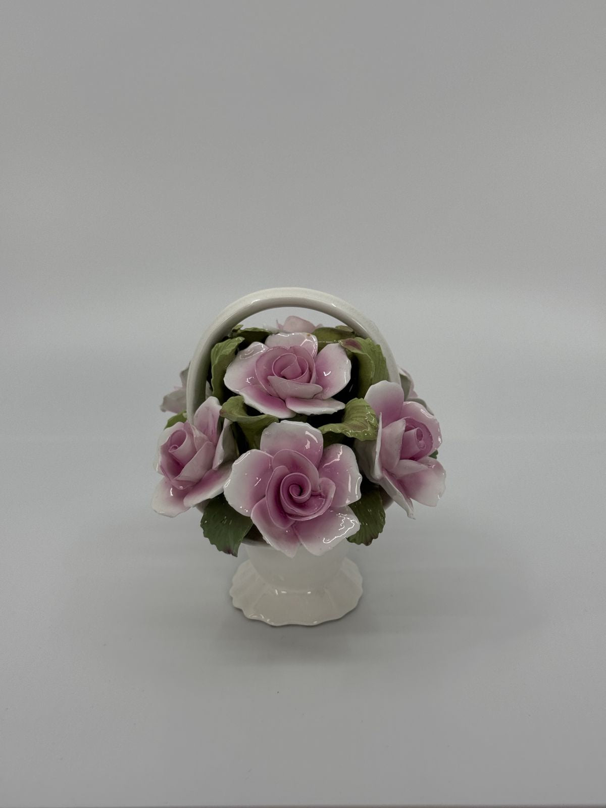 Käsitsi maalitud lillekorv