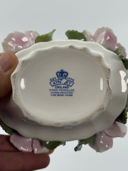 Käsitsi maalitud lillekorv