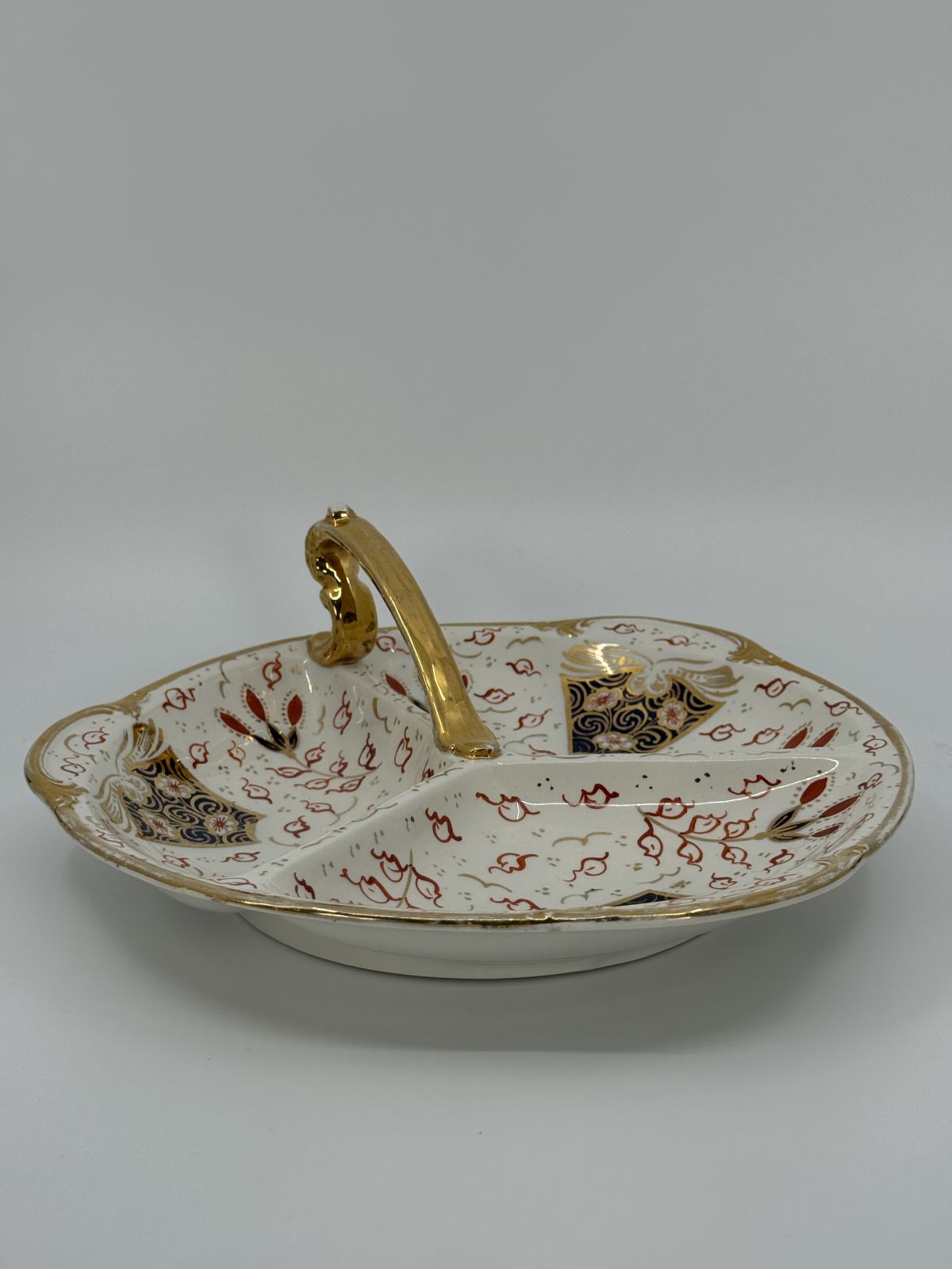 Vintage serveerimisvaagen kuldse käepidemega