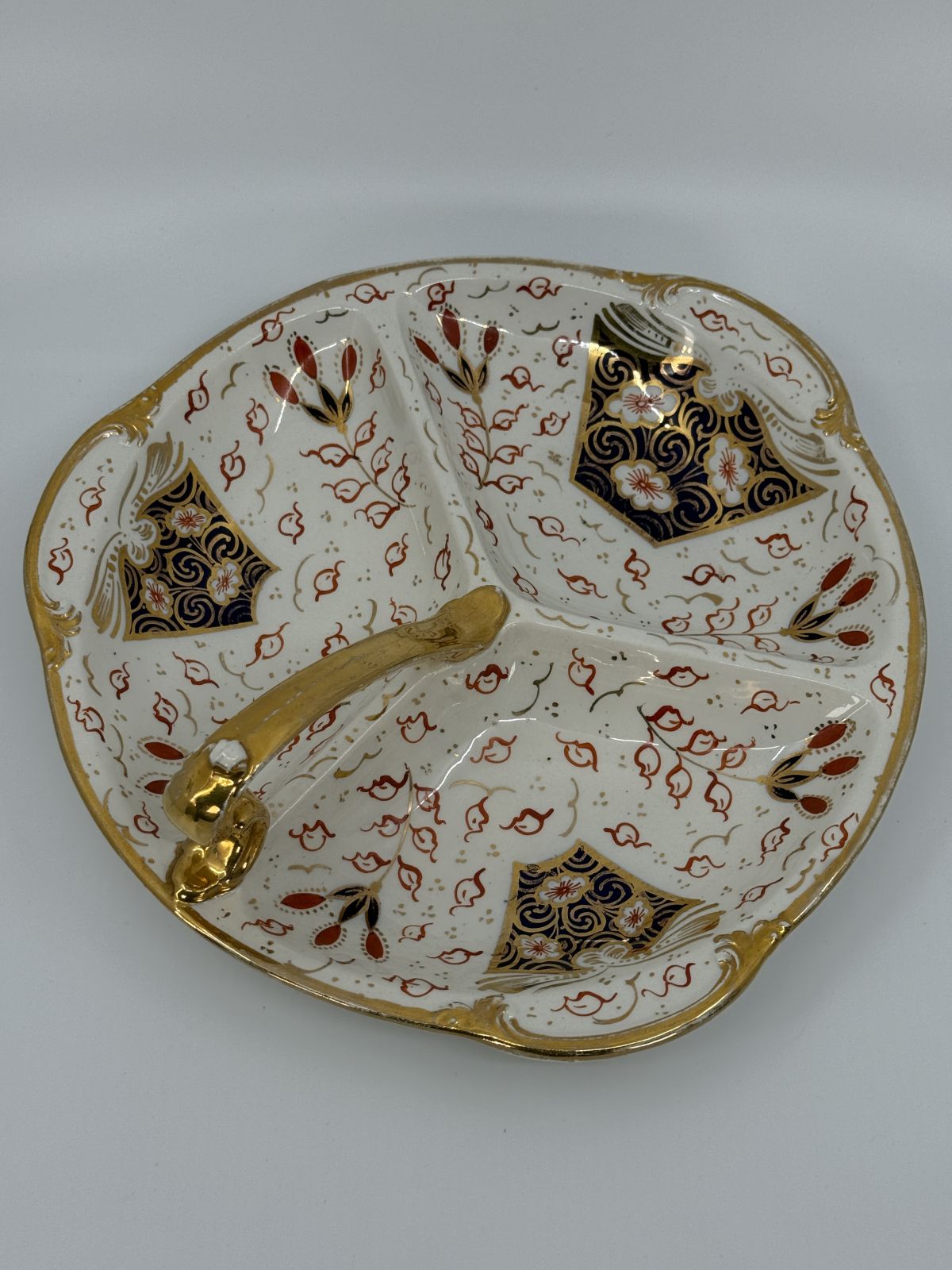 Vintage serveerimisvaagen kuldse käepidemega