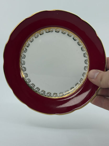 Punase ja kuldse servaga Sutherland Bone China teekomplekt