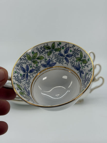 Teetasside ja alus­taldrikute komplekt