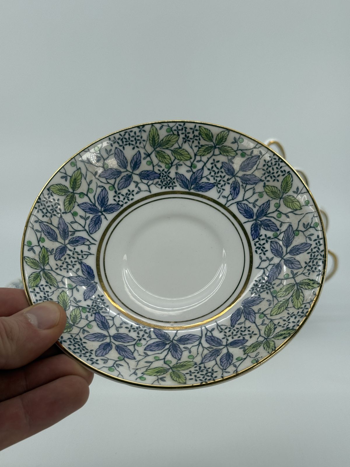 Teetasside ja alus­taldrikute komplekt