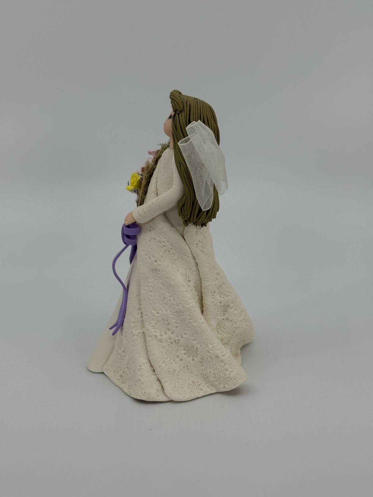 Ema dekoratiivkuju lilledega