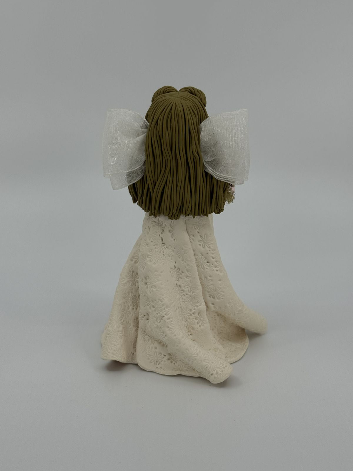 Ema dekoratiivkuju lilledega