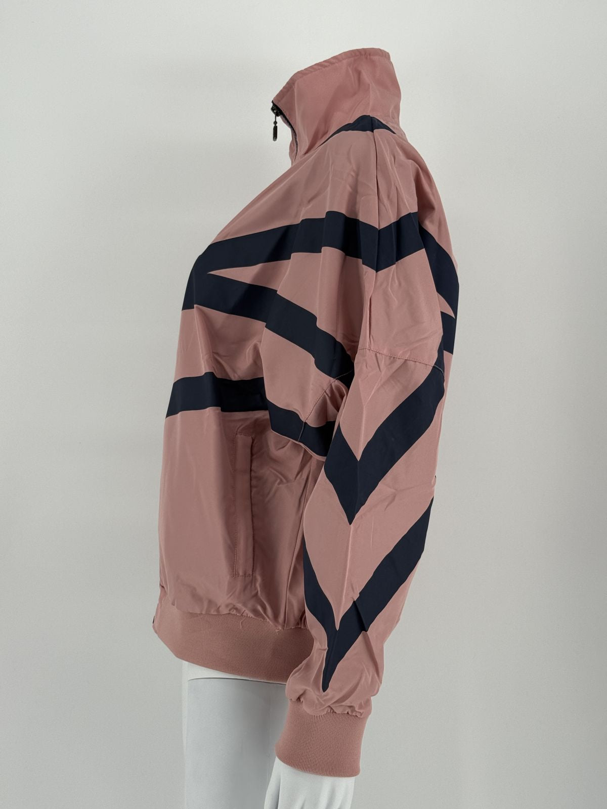 Naiste roosa spordijakk