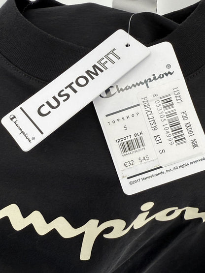 Naiste must lühike pluus