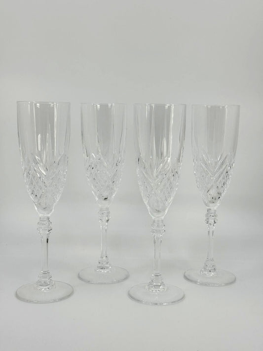 Lihvitud klaasist šampanjapokaalid 4tk