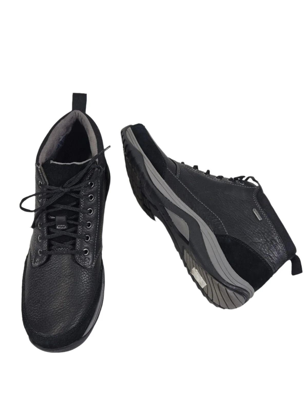 CLARKS Meeste mustad nahast poolsaapad