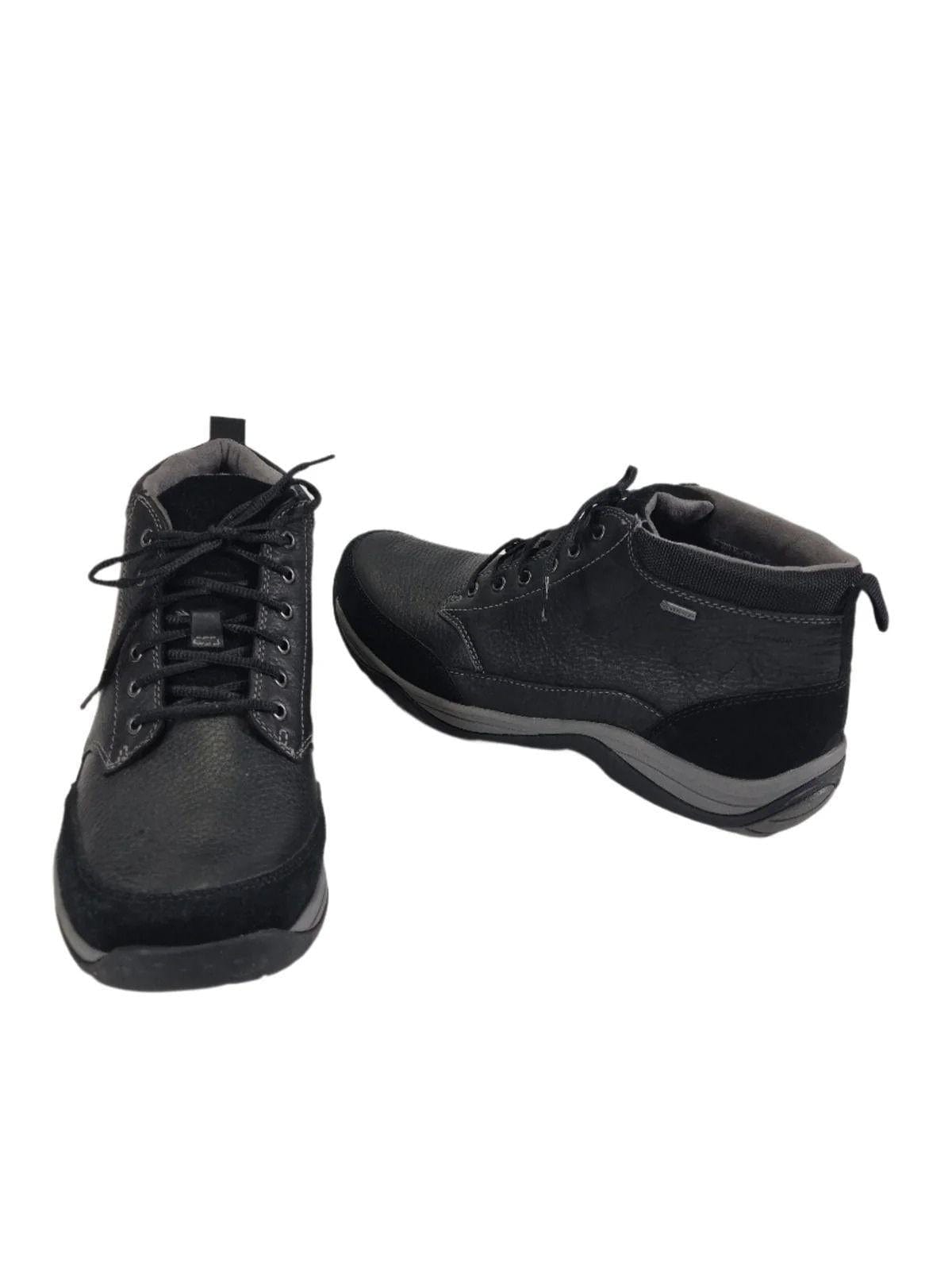 CLARKS Meeste mustad nahast poolsaapad