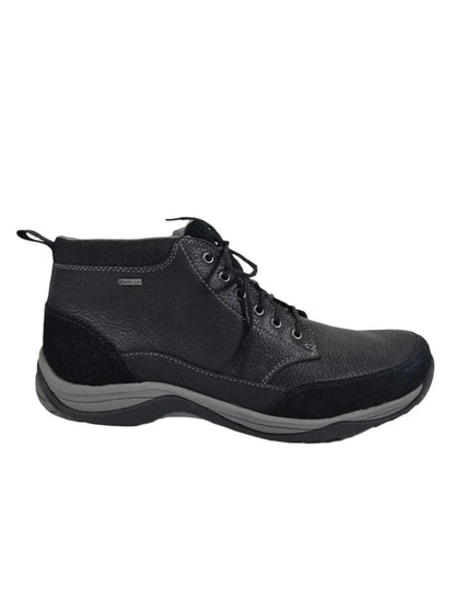 CLARKS Meeste mustad nahast poolsaapad