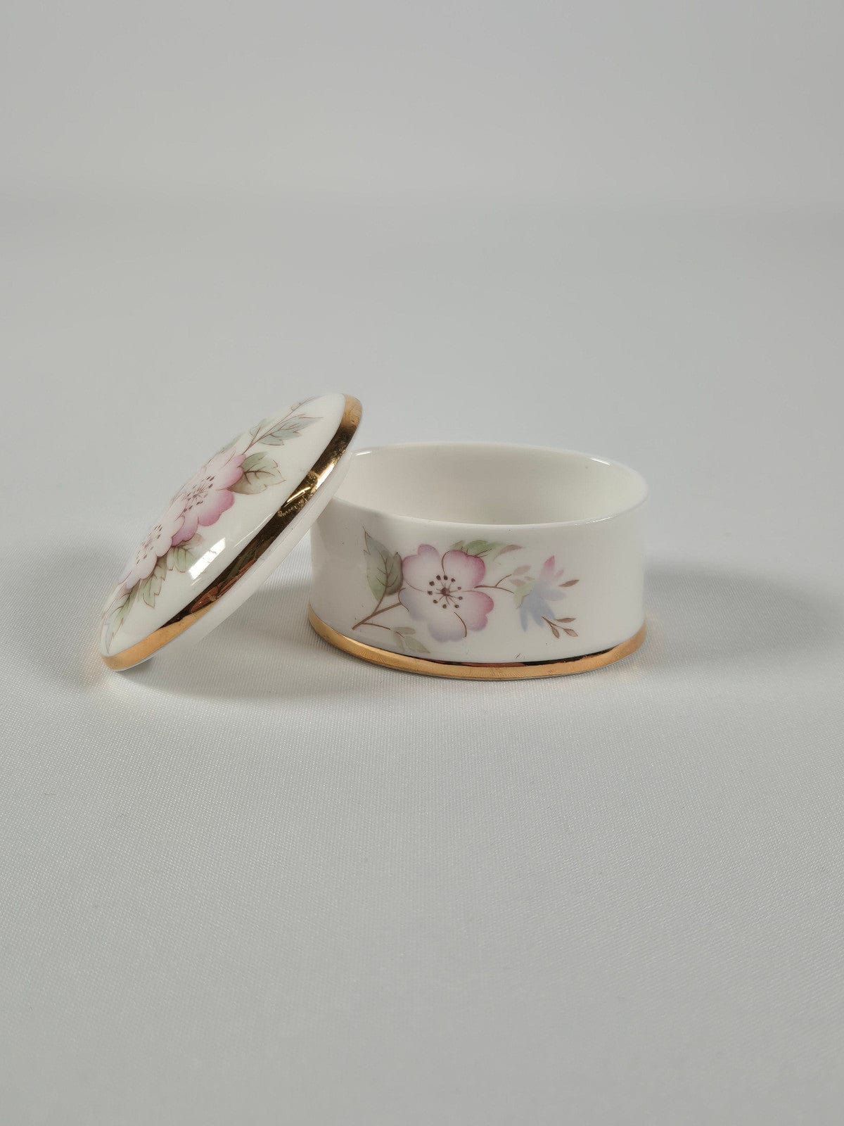 CLEMATIS Portselanist toos Queensway