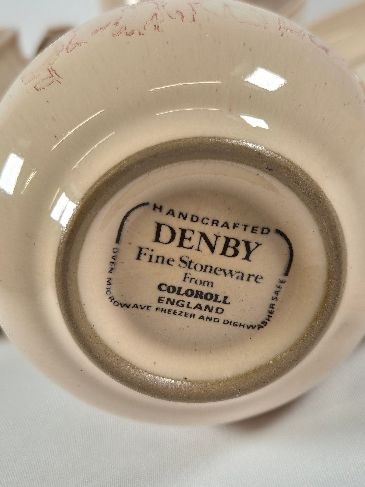 DENBY Käsitöö tass koos alustaldrikuga