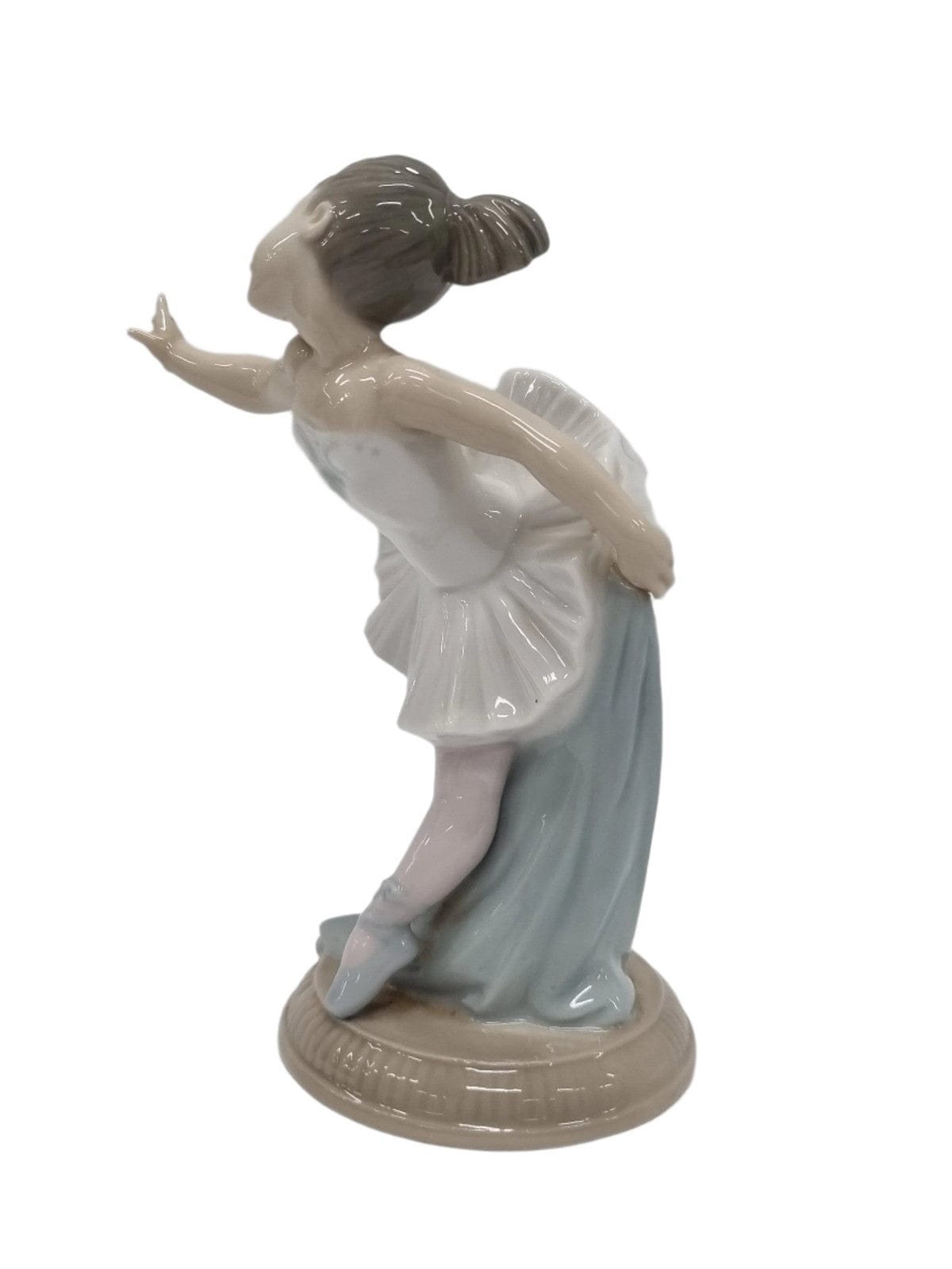 NAO Antiik portselanist kuju