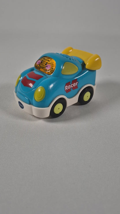 Auto sinine mängib meloodiaid