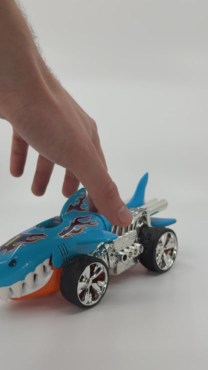 Sinine hai-auto leegi kujundusega