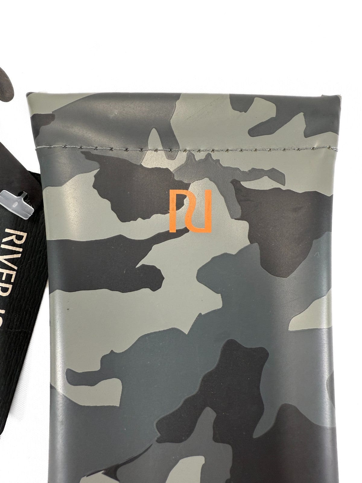 RIVER ISLAND Camo-mustriga prillikott